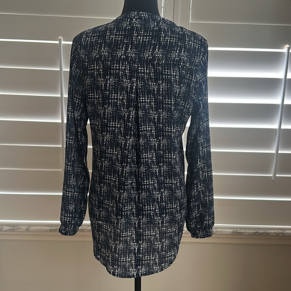 Navy Blue Top - Picture 3 of 5